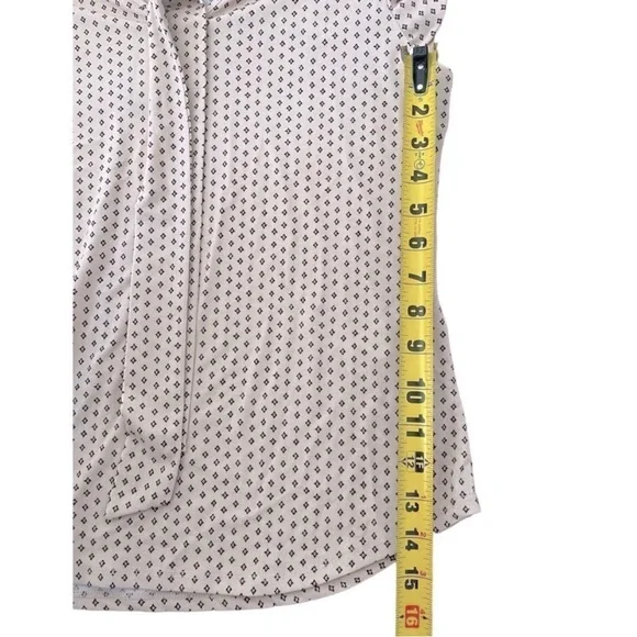 Adrianna Papell Tie Neck Flutter Sleeve Size Small-Creme w/Blk and red print - Picture 8 of 9